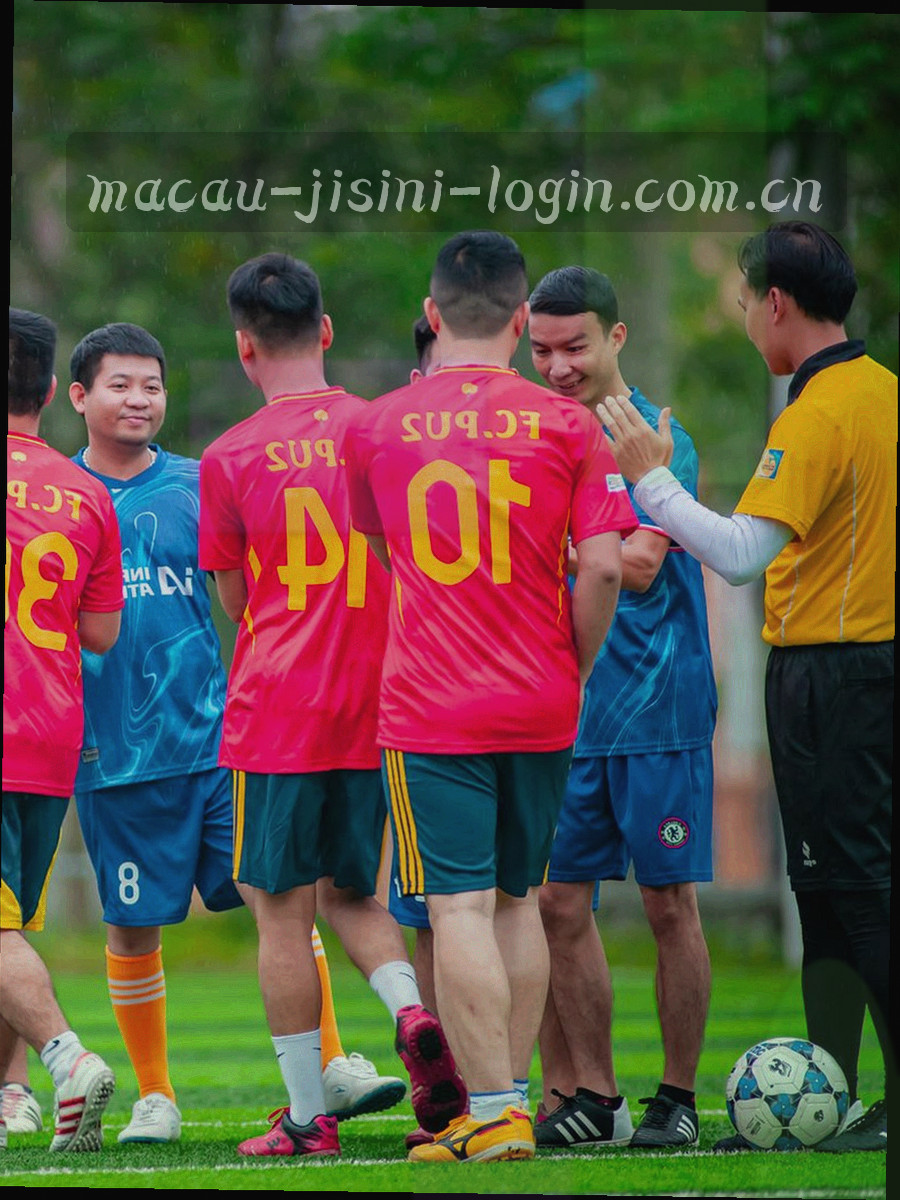 竖向堆叠的对照表打印稿，表格线清晰，纸面偏冷白